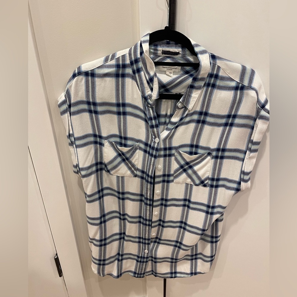 Beachlunchlounge short sleeve button up.  Lightweight size large